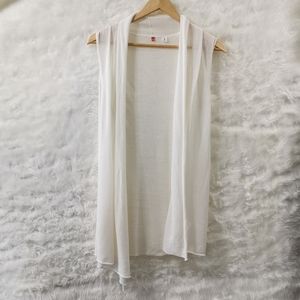 🌈 4/$30 Uniqlo Thin White Vest